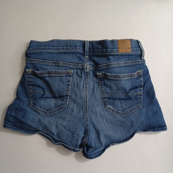 American Eagle Denim Shorts Size 2 Blue -Slightly Distressed -Stretch -AEO - Picture 2 of 12